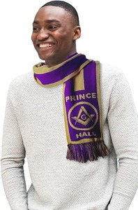 Écharpe maçonnique Look to the East, type de tissu : tricot, instructions d'entretien : lavage à la main uniquement, design distinctif noir et or. - Product Image 5