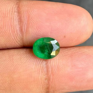 Émeraude naturelle taillée ovale calibrée pierre de fabrication de bijoux gemme précieuse à facettes vertes fabricant indien direct émeraude verte - Product Image 2