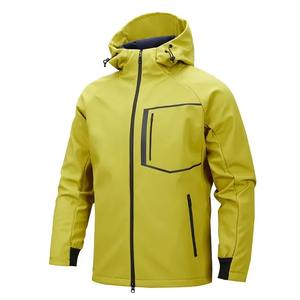 Chaqueta de lona de concha suave para hombre con capucha polar Invierno a prueba de viento e impermeable Diseño informal al aire libre - Product Image 1