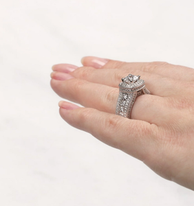 Anillo de compromiso de moissanita vintage con corte de cojín Anillo de Bodas de diamante de moissanita de plata esterlina para exportar desde India - Product Image 4