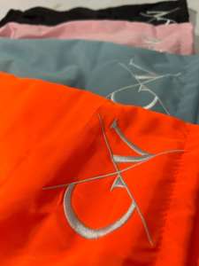 2024 nuevos pantalones cortos deportivos informales para hombres, ligeros, de secado rápido, transpirables, para gimnasio, Fitness, correr, entrenamiento, patrón sólido - Product Image 3