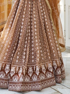 Lehenga de red semicosturida con bordado de hilo y lentejuelas, blusa sin coser y dupatta de red bordada - Product Image 2