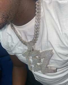 Colgante de Oro Amarillo de 18K con Moissanita Redonda de 3.50Ct, Corte Redondo, Forma de Animal, Estilo Hip Hop, Certificado GRA, Regalo para Hombre - Product Image 1