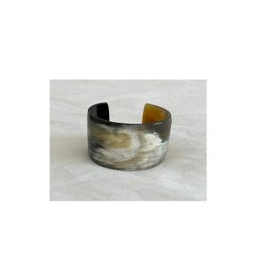 Diseño estándar Producto sólido Brazalete de cuerno de búfalo natural ajustable Calidad de exportación Brazalete de cuerno de vaca real Calidad superior - Product Image 4