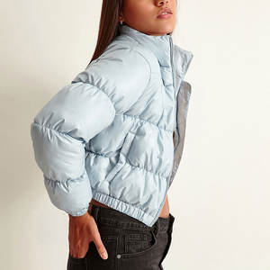 Veste d'hiver coupe-vent pour femme personnalisable, veste matelassée courte chaude, respirante, en satin, techniques d'impression, production en gros - Product Image 3