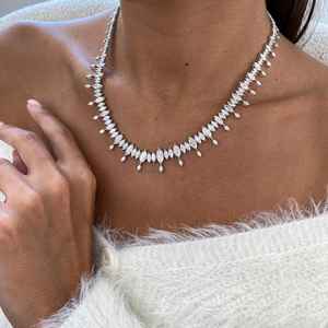 Superbe collier tennis en or blanc 14 carats de 22,48 ct E VS1 taille marquise en laboratoire, cadeau élégant pour femme - Product Image 6