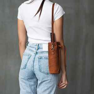 Bolsa de Transporte para Vino de Cuero Genuino, Elegante y de Primera Calidad, con Asa Protectora, Impermeable y a Prueba de Polvo, Colores Personalizados, Alta Calidad - Product Image 2