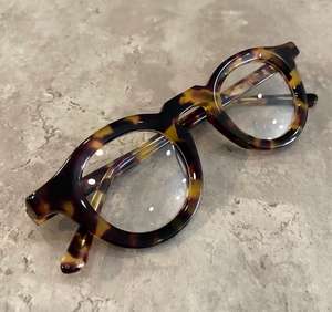 Monturas de Gafas Hechas a Mano con Cuerno de Búfalo Natural Tallado - Diseño Único y Duradero y Uso Cómodo - Product Image 4