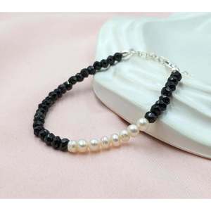 Bracelet en spinelle noire et perles d'eau douce pour les occasions de cadeaux - Product Image 5
