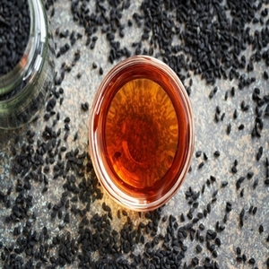 Aceite de semilla de comino negro de primera calidad, extracto de hierbas cultivadas en estado silvestre en color negro, grado alimenticio, suministrado en embalaje de lata de tambor de botella - Product Image 3