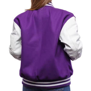 Chaqueta Universitaria de Alta Calidad Hecha a Medida para Mujer, Estilo Urbano, Cuerpo de Algodón Morado, Mangas Blancas Brillantes, Impermeable y Reversible - Product Image 3