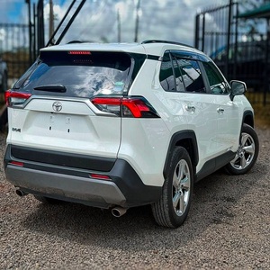 รถยนต์โตโยต้า RAV4 ไฮบริด SUV ปี 2023 รุ่น FWD ภายในตกแต่งด้วยหนังสีเข้ม สำหรับการผจญภัย - Product Image 5