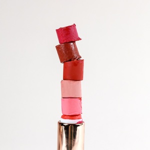 ลิปสติกสีดำ13 Kiss Me Red 3.5g OEM ODM OBM Matte Velvet Lipstick natinda - Product Image 4