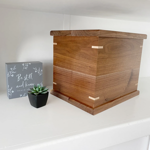 Urna funeraria de cremación de madera hecha a mano para cenizas de mascotas, estilo americano, venta al por mayor, hecha en Vietnam - Product Image 4