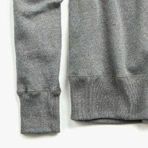 เสื้อสเวตเตอร์สวมหัวแบบมีซับในกันลมสำหรับผู้ชายผ้านุ่มปักโลโก้สีพื้นผ้าโพลีเอสเตอร์/ คอตตอน - Product Image 5