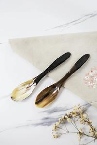 Cuchara de Cuerno de Búfalo Natural, Hecha a Mano y Pulida, Perfecta para Servir Especias, Condimentos o como Decoración de Mesa, Alta Calidad - Product Image 3