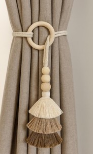 Attaches de rideaux bohèmes : attaches de rideaux magnétiques à fleurs, perles en bois et pompons - Product Image 2