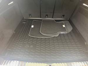 SQ8 Prestige 2021, Motor V8 Twin-Turbo de 500 hp, Tracción Total Quattro - Product Image 3