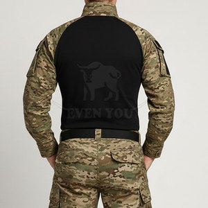 Conjunto deportivo de camuflaje para hombre, material transpirable, ideal para el gimnasio, ejercicio y uso urbano. - Product Image 6
