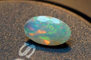 Opale éthiopienne incroyable, pierre précieuse de forme ovale, taille personnalisée, opale éthiopienne arc-en-ciel chatoyante, pierre taillée à facettes, cadeau pour elle - Product Image 5