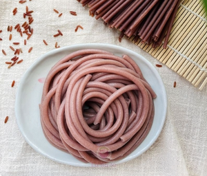 เส้นวุ้นข้าวกล้องคุณภาพสูง เส้นแบน สำหรับส่งออกจำนวนมาก รับผลิตแบบ OEM แบรนด์ส่วนตัว อายุการเก็บรักษายาวนาน - Product Image 1