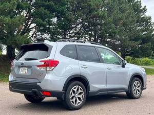 Usado 2023 S * ubaru Forester Premium - Product Image 3