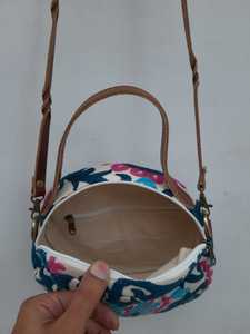 Bolsos de tela bordada hechos a mano de alta calidad con asa de cuero, bolsos de hombro con cierre de cremallera, bolso de compras para mujer - Product Image 5