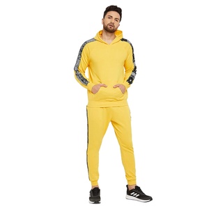 Survêtement pour homme 2025, survêtement personnalisé OEM, tenues de survêtement deux pièces, survêtement en molleton ajusté pour homme, bandes latérales, survêtement de sport - Product Image 1