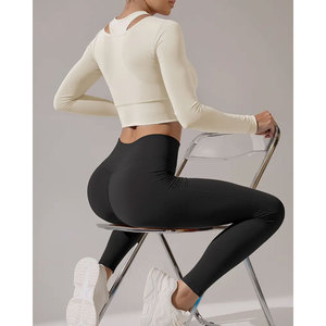 Conjunto Deportivo de Yoga de 2 Piezas para Mujer, Cintura Media, Leggings Largos y Top sin Mangas, Color Sólido, Logotipo Frontal, Estilo Único - Product Image 2