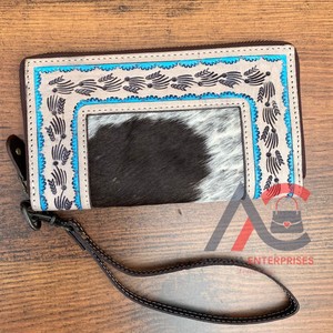 Fourrure de peau de vache usiné à la main sculpture portefeuille pochette coque de téléphone élégant Offre Spéciale portefeuille multi-utilisations cuir occidental bracelet portefeuilles - Product Image 1