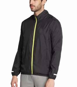 Chaqueta cortavientos con cremallera completa personalizada para hombre, chaqueta cortavientos deportiva impermeable ligera para entrenamiento para hombre - Product Image 5