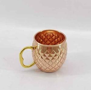 Verres en métal dernier modèle avec poignée pour cocktails et bars, tasse à mule moscovite en cuivre au design unique pour restaurants et commande en gros - Product Image 3