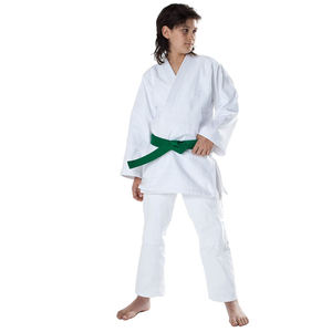 Combinaison de judo robuste conçue pour une résistance à la préhension et à la force, offrant des performances fiables lors des entraînements et des compétitions. - Product Image 1