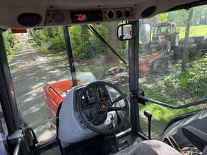 รถแทรกเตอร์มือสอง Massey Ferguson 4225 ขับเคลื่อน 4 ล้อ สำหรับงานเกษตรกรรม พร้อมห้องโดยสารแบบปิด - Product Image 4