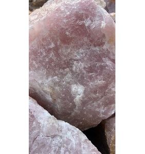 Morceaux de quartz rose brut naturel pour les espaces de guérison et les salles de méditation Morceaux bruts Tailles assorties Fourniture en vrac - Product Image 5