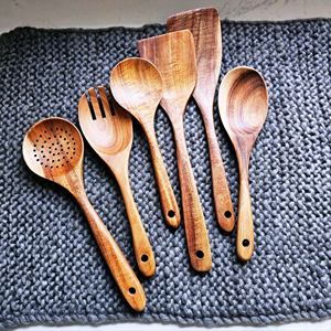 Ensemble de serveurs à salade en résine Bois naturel avec 2 spatules Ustensiles durables faits à la main - Product Image 3