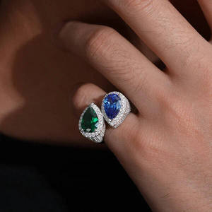 แหวนเงินแท้ S925 สีฟ้า-เขียว ประดับโมอิสซาไนต์สองเม็ด ดีไซน์คลาสสิก แบบหนีบ สำหรับคู่รัก งานแต่งงาน หรือโอกาสพิเศษ - Product Image 5