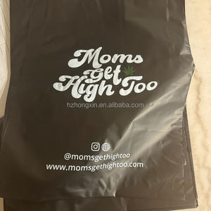 Bolsa de Envío de Poliéster con Logotipo Dorado Impreso, Impermeable, Resistente a Desgarros, Negra Mate, para Sudaderas y Ropa - Product Image 5