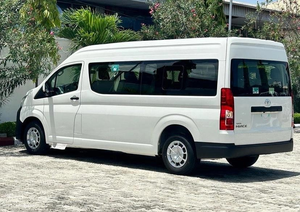 Bus Toyota Hiace d'occasion très bien entretenu, 18 places, transmission automatique et manuelle disponible - Product Image 2