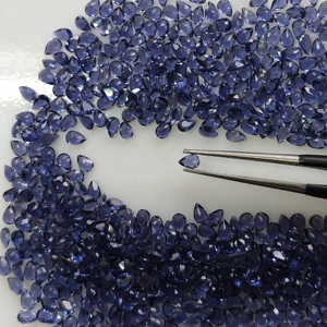 อิโอไลต์ธรรมชาติ 3x2 มม. ทรงหยดน้ำ สีม่วง คุณภาพดีที่สุด พลอยหลวม มีเอฟเฟกต์เปลี่ยนสี สำหรับทำเครื่องประดับ - Product Image 2