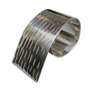 Anneaux de serviette en acier inoxydable décoration de table rond en argent martelé nouveau design anneau de serviette en acier inoxydable - Product Image 1