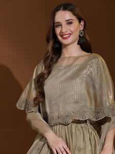 Nouvelle collection de lehenga choli brodée par des designers, entièrement cousue, pour femmes, vente en gros - Product Image 4