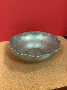 Bol de service en aluminium attrayant avec surface polie adapté aux réceptions de mariage, aux rassemblements de vacances et aux occasions spéciales - Product Image 3