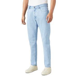 Jeans stylés en denim pour hommes avec une coupe confortable et un tissu durable, parfaits pour les vêtements décontractés et les activités de plein air. - Product Image 2