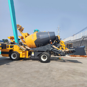 Camion malaxeur à béton à chargement automatique, camion malaxeur à béton de 4 m3, camion malaxeur à béton autochargeur prêt à l'emploi avec pompe - Product Image 5