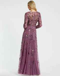 ชุดเดรสยาวผ้าชีฟองประดับคริสตัล ด้านหลังและด้านหน้ามีโลโก้ ออกแบบอย่างสง่างามด้วยลูกปัดและเลื่อม เหมาะสำหรับงานพรอมหญิง - Product Image 2