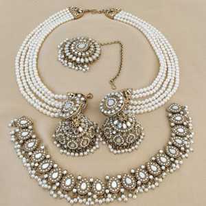 สร้อยคอยอดนิยมคุณภาพพรีเมี่ยมพร้อมต่างหู jhumki และ Maang Tikka Combo ที่สวยงามเหมาะสำหรับเทศกาล - Product Image 2