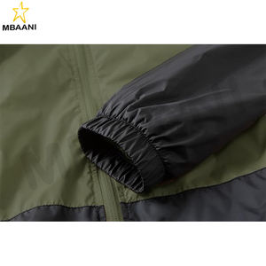 Chaquetas Cortavientos Ligeras para Hombre, Chaqueta Impermeable con Capucha y Bolsillos para Exteriores - Product Image 4