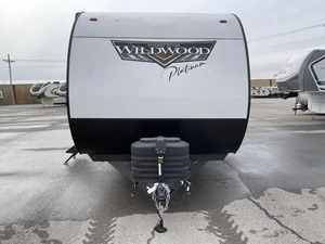 Nueva caravana F-o-r-e-s-t R-i-v-e-r Wildwood 31KQBTS 2025 lista para la venta - Product Image 3