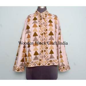 Veste en velours Suzani brodée, fermeture à boutons, matelassée, écologique, 100% coton, prix de gros, manches longues, automne-hiver - Product Image 1